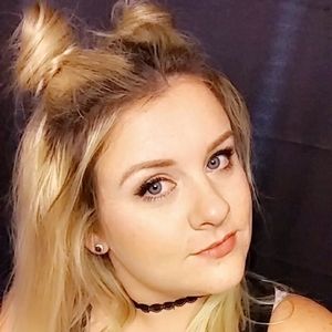 Meet your Posher, Corryna